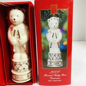 FINAL PRICE Ornament Plays Jingle Bells